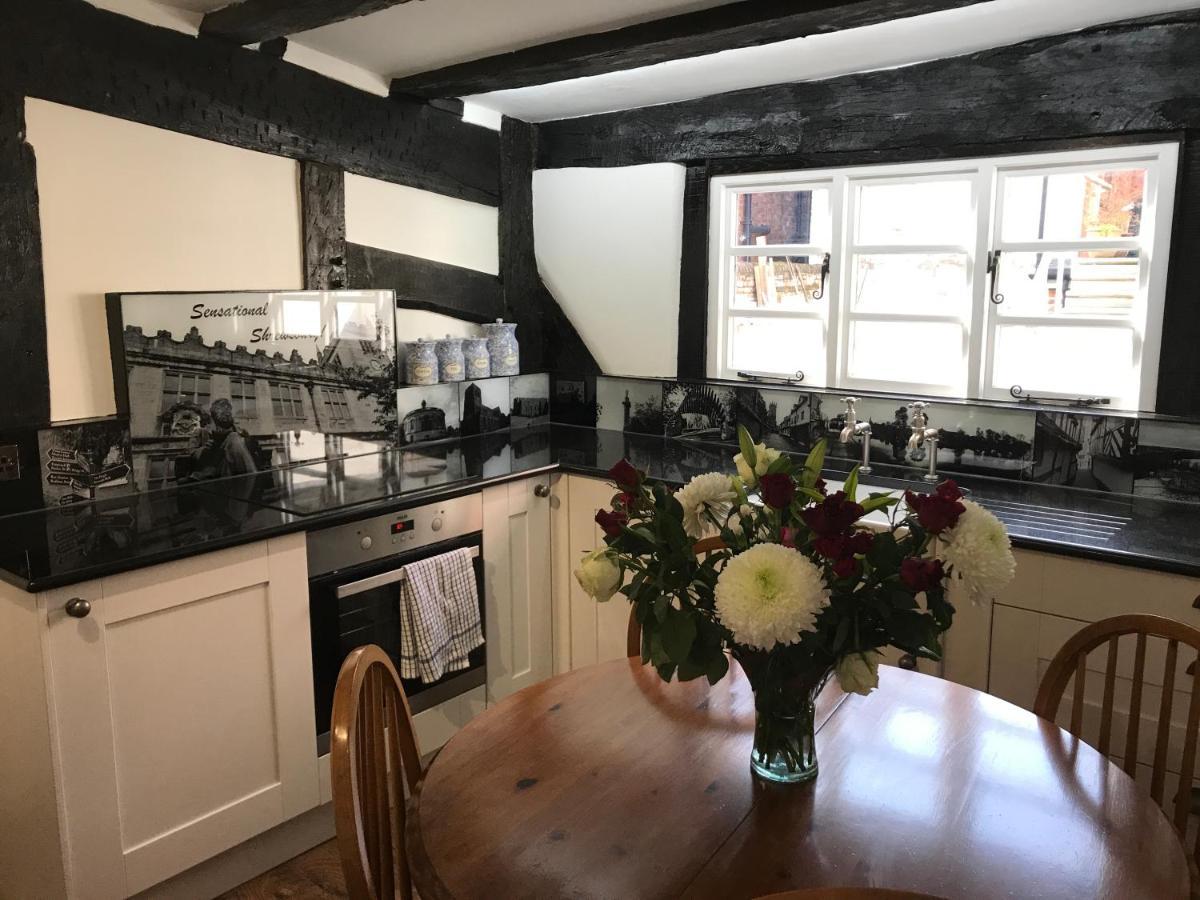 "Wesley House" Historic Home In Town Centre With Parking シュルーズベリー エクステリア 写真