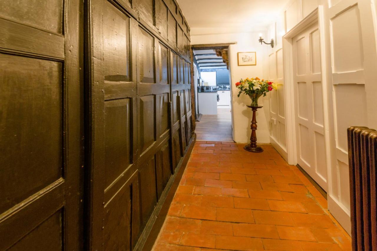 "Wesley House" Historic Home In Town Centre With Parking シュルーズベリー エクステリア 写真